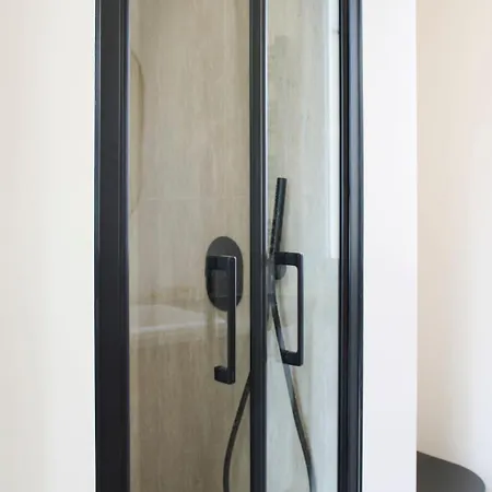 Charming 1-bedroom Flat In The 9th شقة باريس